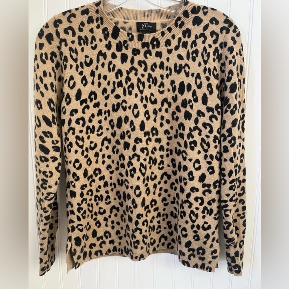 J. Crew Cashmere Crew Neck Sweater in Leopard Print Women Size Small Black Tan - Picture 2 of 4